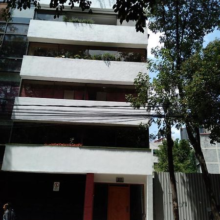 Charming Sunny Bedroom Overlooking Beautiful Amsterdam Avenue In Best Condesa Area Mexico City Luaran gambar